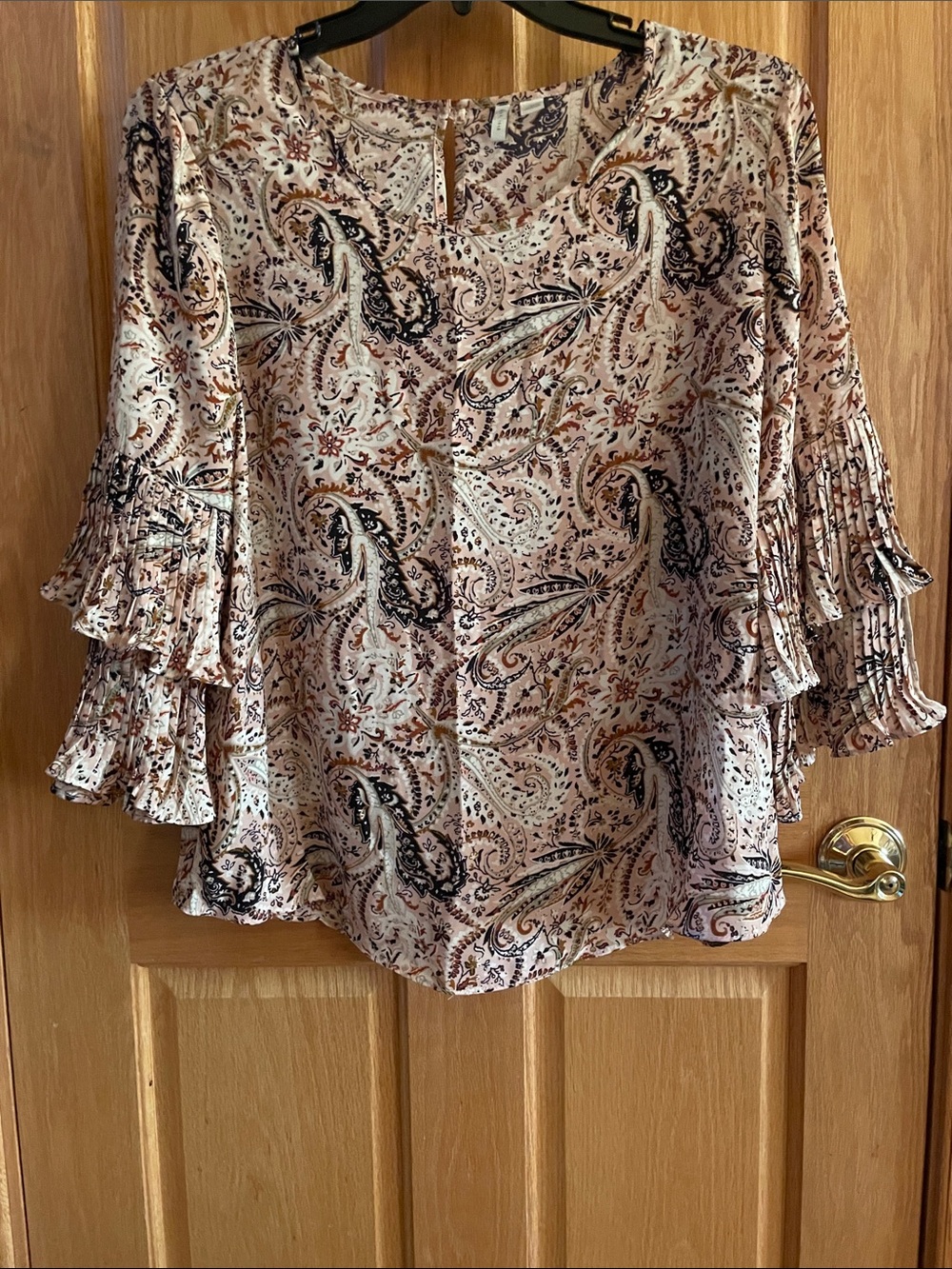 EST. 1946 Paisley Ruffled Sleeve Women’s Blouse - Cream/Tan - Size L